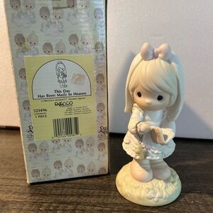 PRECIOUS MOMENTS This Day Has Been Made in Heaven Girl #523496 1989 Figurine